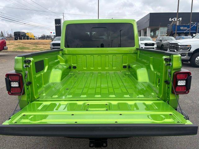 new 2026 Jeep Gladiator car, priced at $64,185