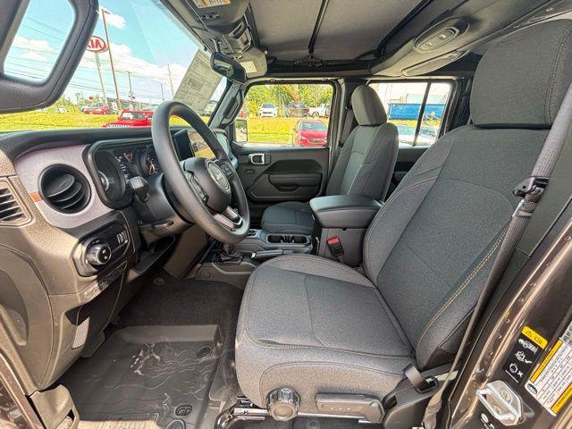 new 2025 Jeep Gladiator car, priced at $32,964