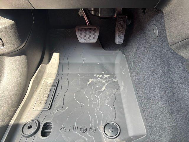 new 2025 Jeep Gladiator car, priced at $32,964