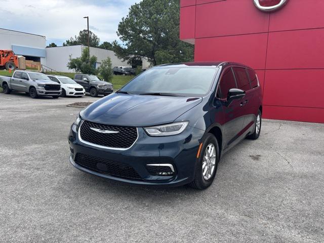 new 2025 Chrysler Pacifica car, priced at $40,027