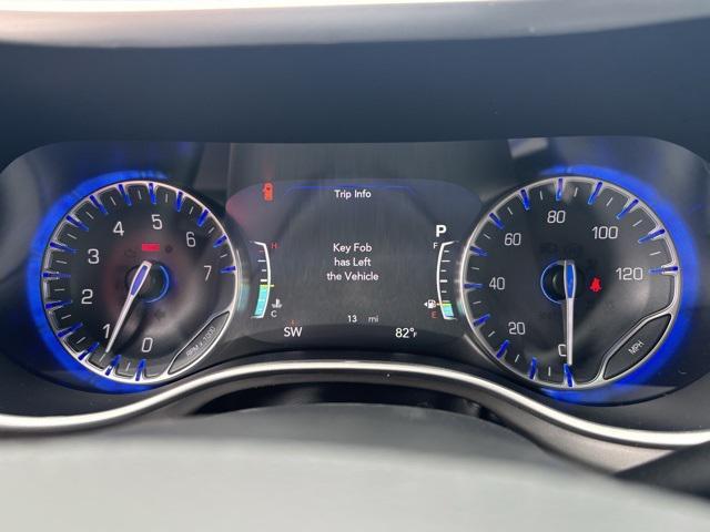 new 2025 Chrysler Pacifica car, priced at $40,027