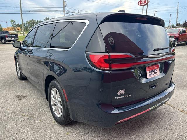 new 2025 Chrysler Pacifica car, priced at $40,027