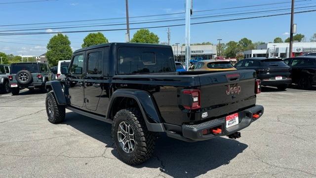 new 2024 Jeep Gladiator car, priced at $57,300