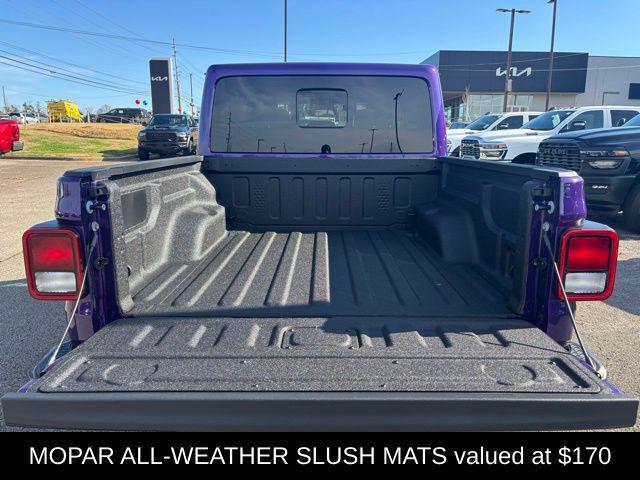 new 2026 Jeep Gladiator car, priced at $44,325