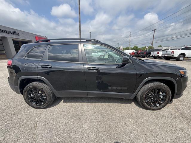 used 2023 Jeep Cherokee car, priced at $25,397