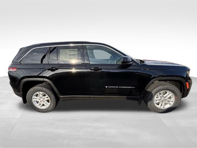 new 2025 Jeep Grand Cherokee car, priced at $32,300