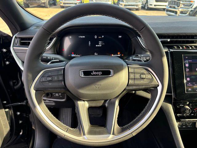 new 2025 Jeep Grand Cherokee car, priced at $32,300