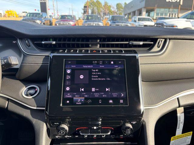 new 2025 Jeep Grand Cherokee car, priced at $32,300