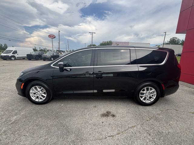 new 2025 Chrysler Pacifica car, priced at $40,527