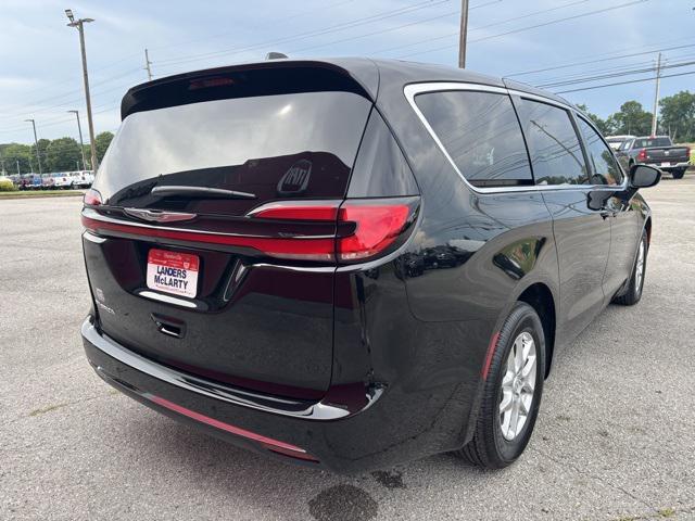 new 2025 Chrysler Pacifica car, priced at $40,527