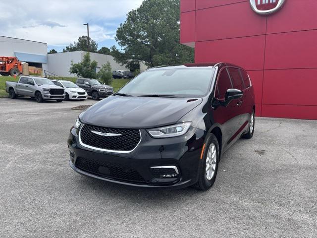 new 2025 Chrysler Pacifica car, priced at $40,527