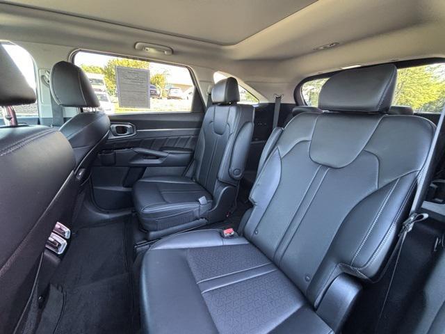 used 2023 Kia Sorento car, priced at $30,997