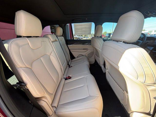 new 2025 Jeep Grand Cherokee car, priced at $36,755