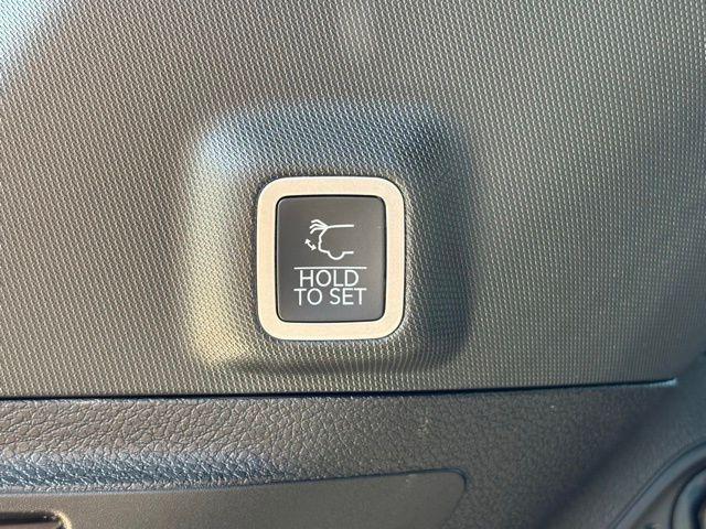 new 2025 Jeep Grand Cherokee car, priced at $36,755