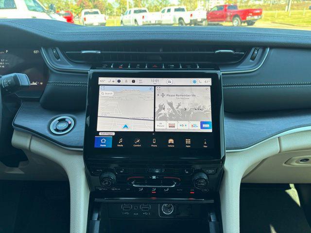 new 2025 Jeep Grand Cherokee car, priced at $36,755