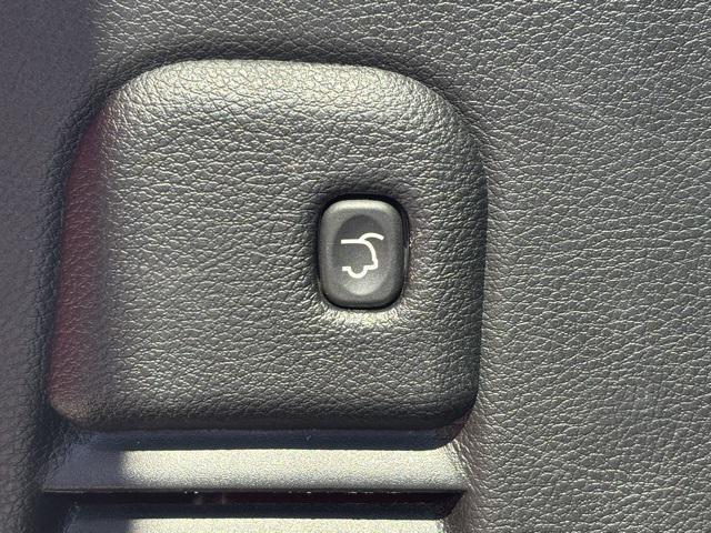 used 2022 Jeep Grand Cherokee car, priced at $23,997