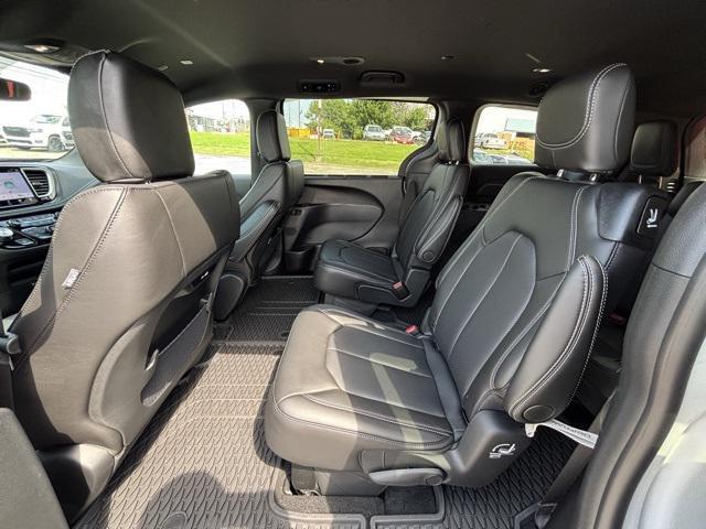 new 2025 Chrysler Pacifica car, priced at $40,527