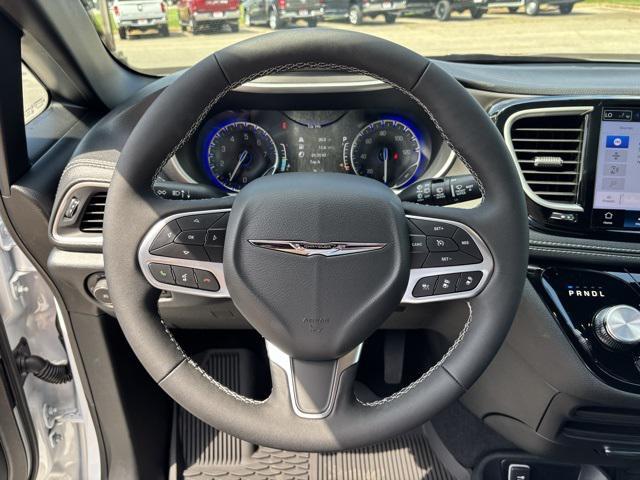 new 2025 Chrysler Pacifica car, priced at $40,527