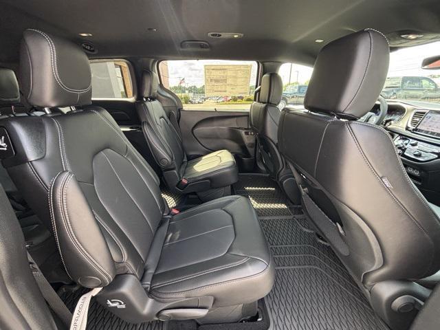 new 2025 Chrysler Pacifica car, priced at $40,527
