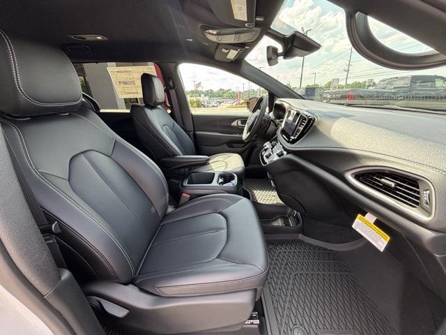 new 2025 Chrysler Pacifica car, priced at $40,527