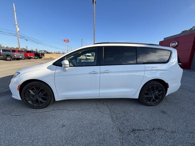 used 2022 Chrysler Pacifica car, priced at $39,995