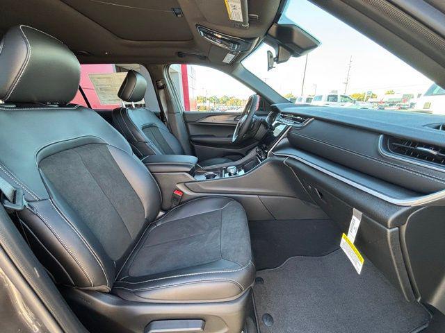 new 2025 Jeep Grand Cherokee L car, priced at $38,245