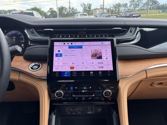 new 2025 Jeep Grand Cherokee car, priced at $73,625