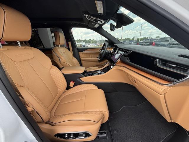 new 2025 Jeep Grand Cherokee car, priced at $73,625