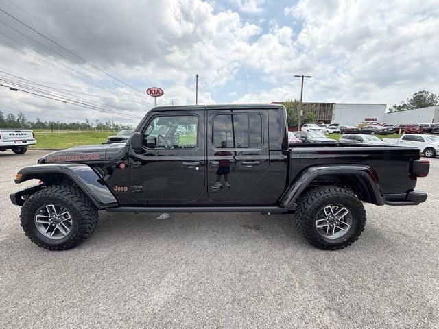new 2025 Jeep Gladiator car, priced at $53,072