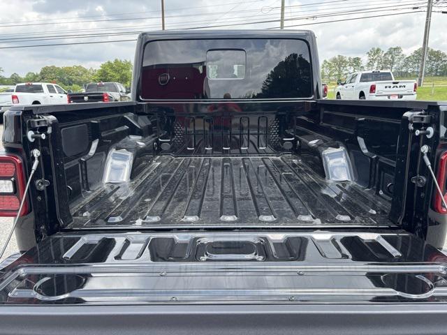 new 2025 Jeep Gladiator car, priced at $53,072