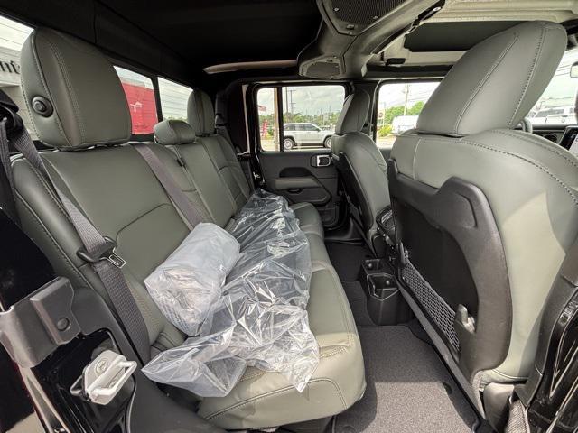 new 2025 Jeep Gladiator car, priced at $53,072