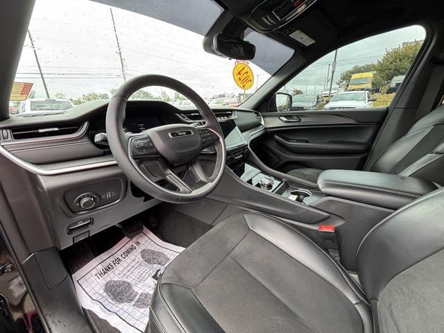 used 2024 Jeep Grand Cherokee car, priced at $31,497