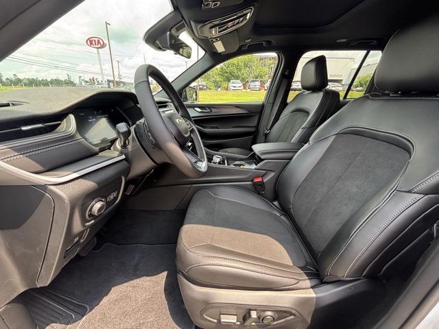 new 2025 Jeep Grand Cherokee car, priced at $48,775