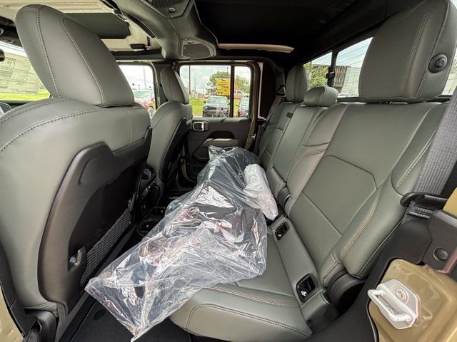 new 2025 Jeep Gladiator car, priced at $53,072