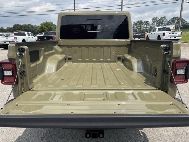 new 2025 Jeep Gladiator car, priced at $53,072