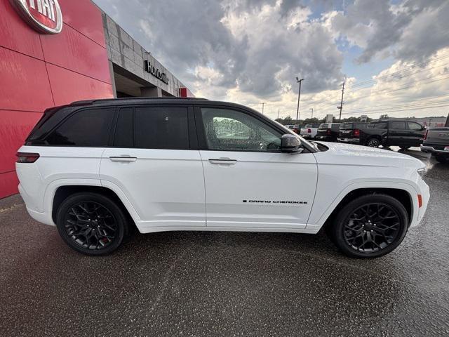 new 2025 Jeep Grand Cherokee car, priced at $68,075