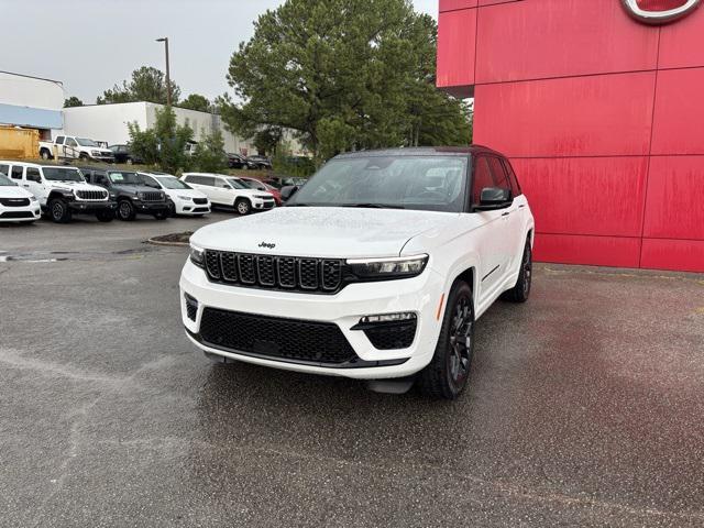 new 2025 Jeep Grand Cherokee car, priced at $68,075