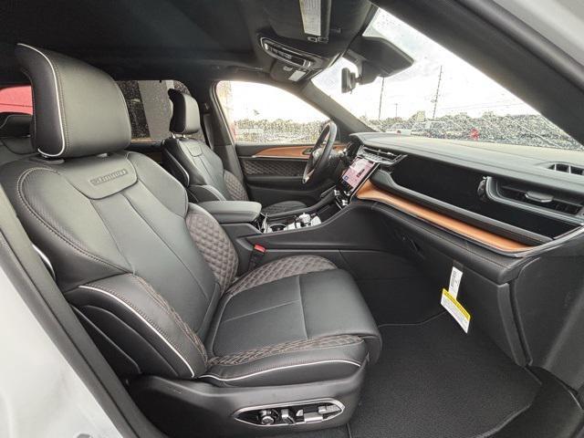 new 2025 Jeep Grand Cherokee car, priced at $68,075