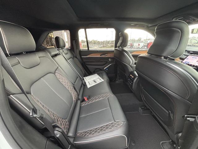 new 2025 Jeep Grand Cherokee car, priced at $68,075