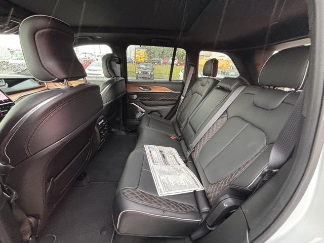 new 2025 Jeep Grand Cherokee car, priced at $68,075