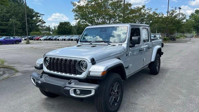 new 2024 Jeep Gladiator car, priced at $44,235