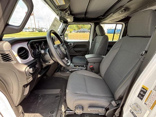 new 2025 Jeep Gladiator car, priced at $34,070