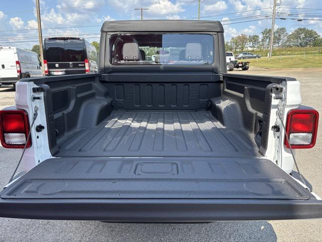 new 2025 Jeep Gladiator car, priced at $34,070