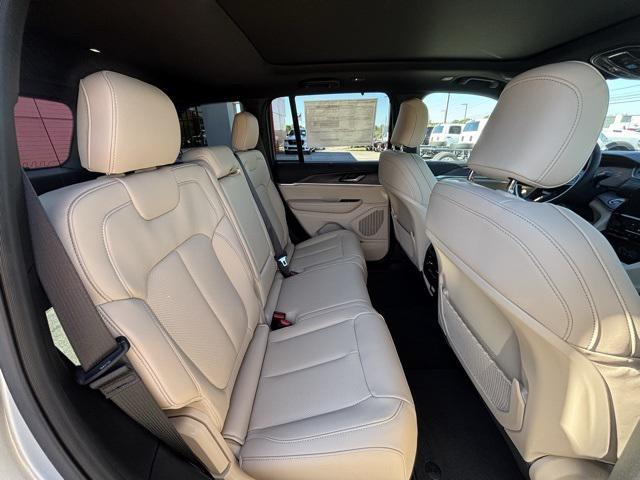 new 2025 Jeep Grand Cherokee car, priced at $45,180