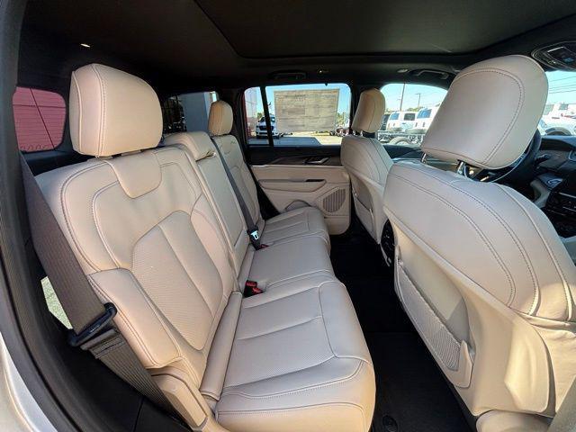 new 2025 Jeep Grand Cherokee car, priced at $39,680