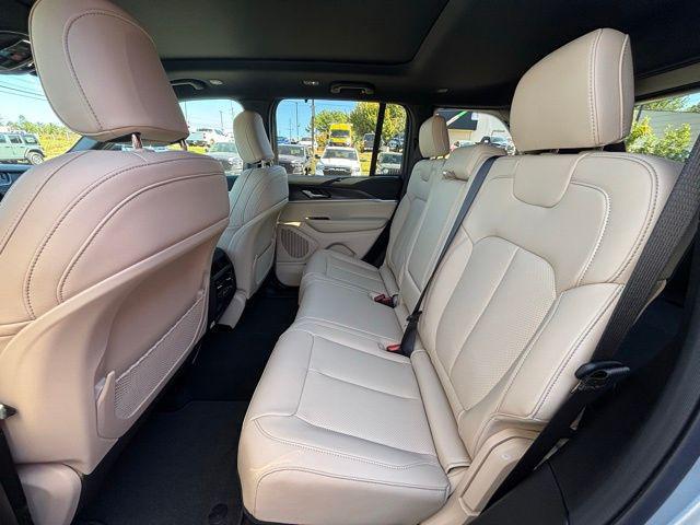 new 2025 Jeep Grand Cherokee car, priced at $39,680