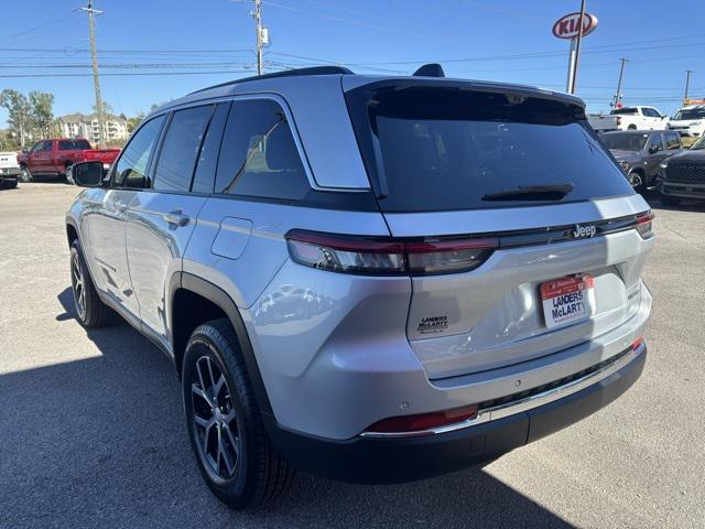 new 2025 Jeep Grand Cherokee car, priced at $45,180