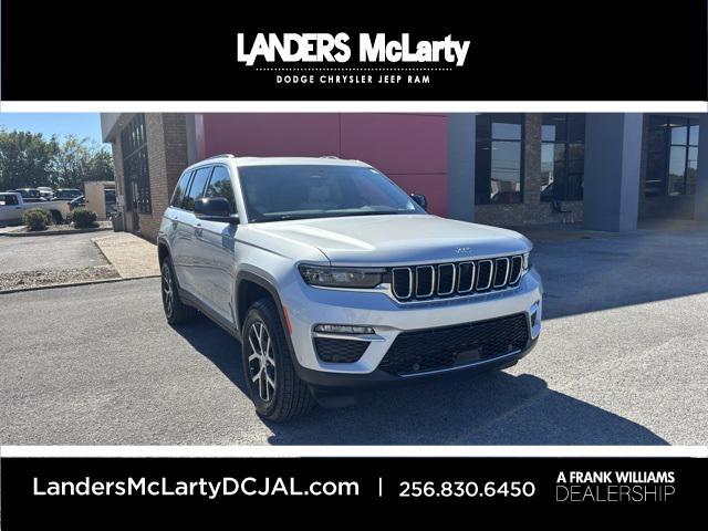 new 2025 Jeep Grand Cherokee car, priced at $45,180