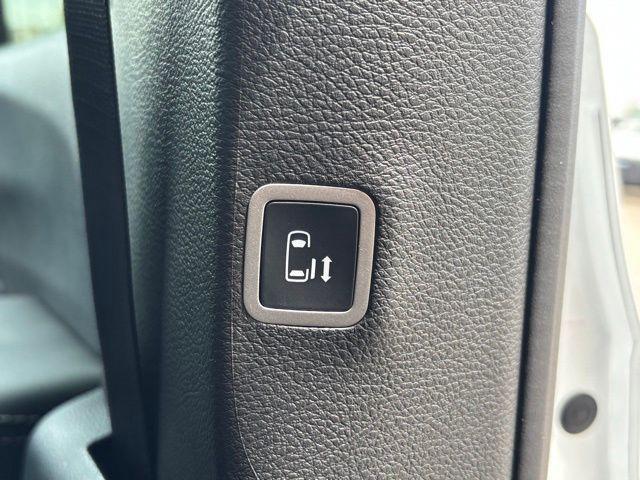 new 2026 Chrysler Pacifica car, priced at $38,955