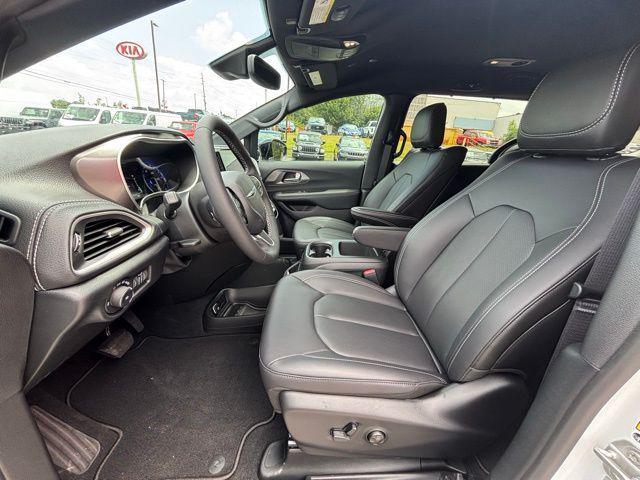 new 2026 Chrysler Pacifica car, priced at $38,955